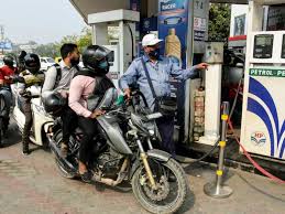 बिना हेलमेट न दिया जाए फ्यूल : आरटीओ